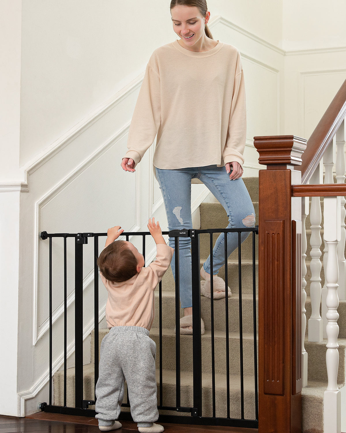 Baby Gate Extra Tall | 28.9” to 42.1” | Black | InnoTruth - aborderproducts