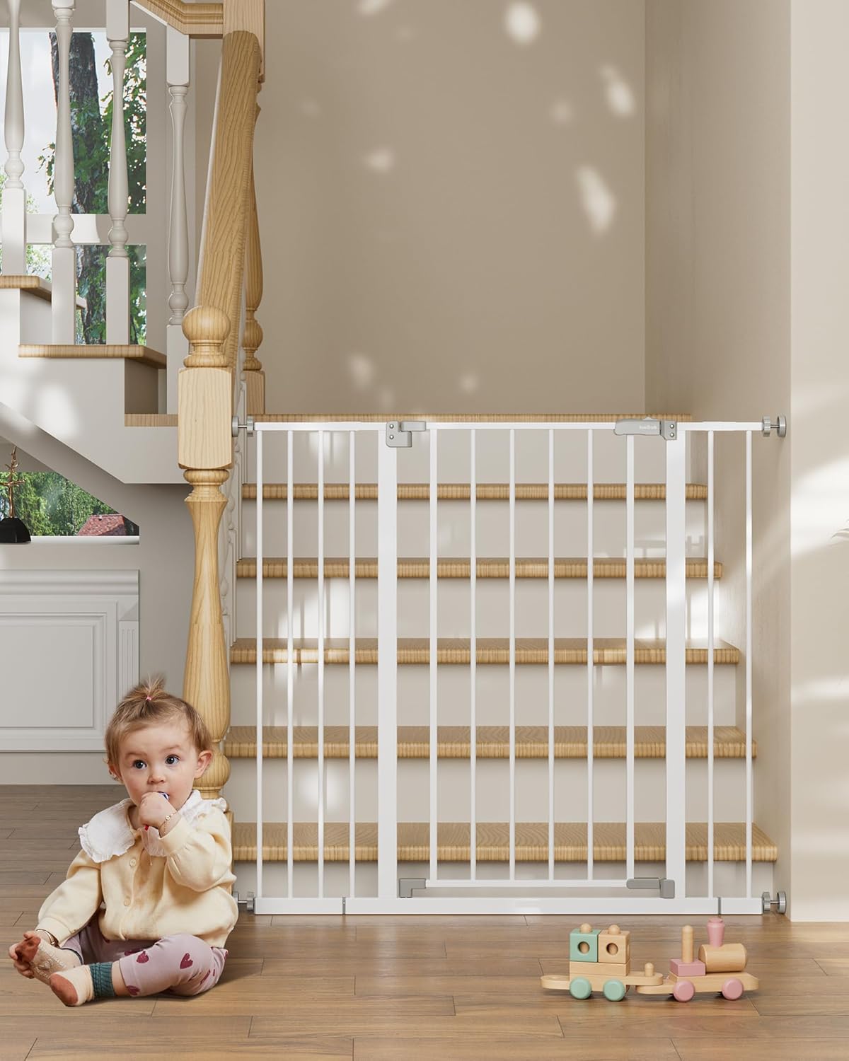 InnoTruth | Baby Gate | 28.9-42.1" W x 36" H | White