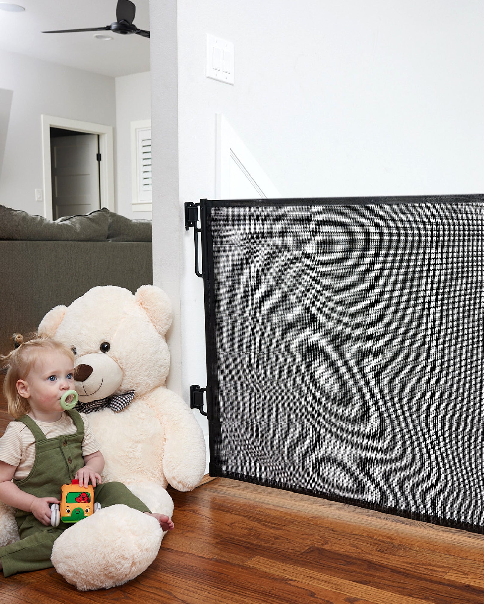 Mesh Baby Gate | 41 Inches Tall | 0-55 Inches Wide | Black | Cumbor - aborderproducts